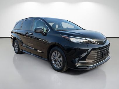 Used 2023 Toyota Sienna XLE