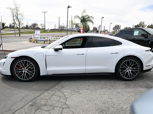 Used 2022 Porsche Taycan 4S image 7