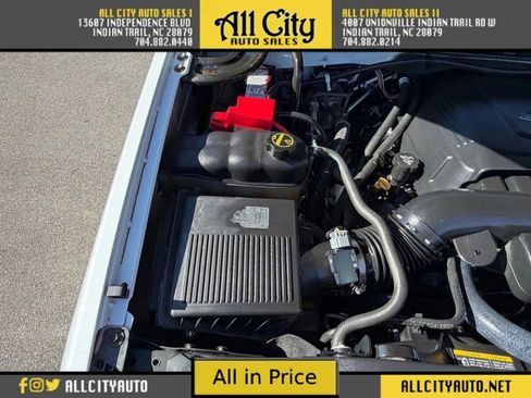 Used 2011 GMC Yukon SLT w/ SLT-2 Equipment Package image 38