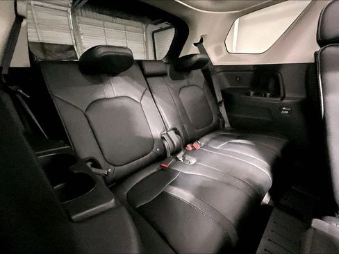 Used 2025 Honda Pilot Touring image 38