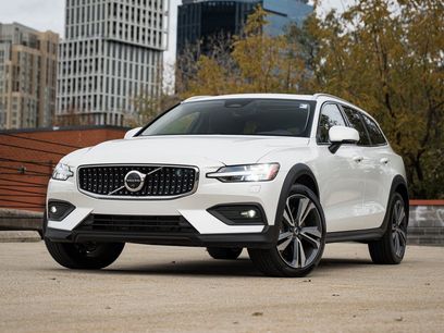 Certified 2025 Volvo V60 B5 Cross Country Plus