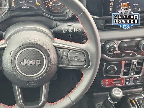 Used 2024 Jeep Wrangler Unlimited Rubicon AWD/4WD image 13