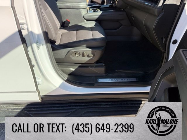Used 2025 Chevrolet Suburban LT AWD/4WD image 39