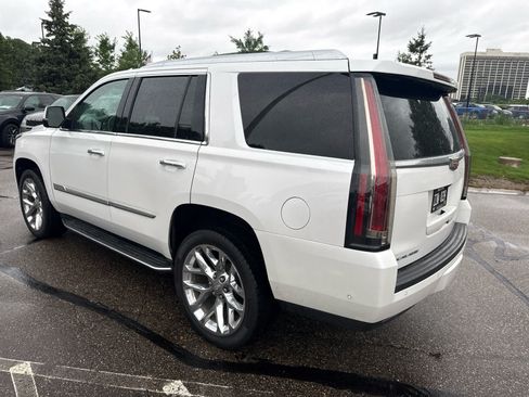 Used 2020 Cadillac Escalade Luxury AWD/4WD image 3