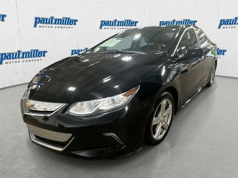 Used 2017 Chevrolet Volt LT w/ Comfort Package FWD image 1