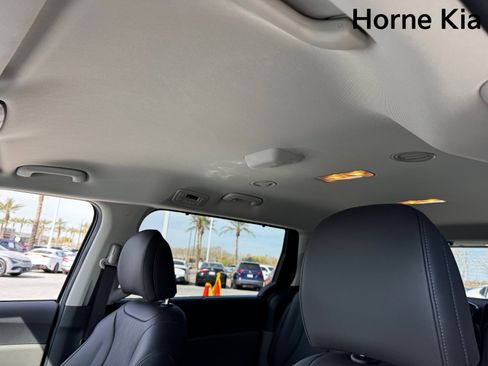 New 2026 Kia Carnival EX FWD image 17