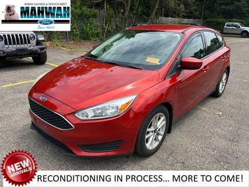 Used 2018 Ford Focus SE FWD image 1