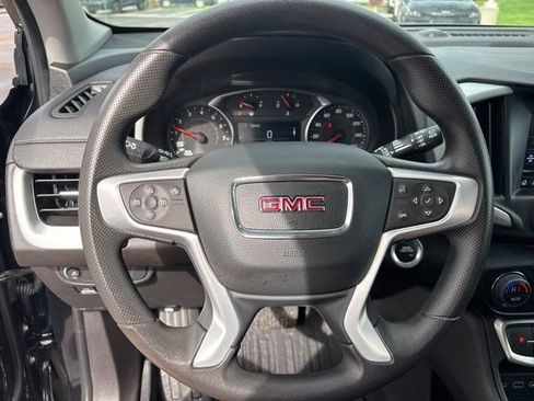 Used 2024 GMC Terrain SLE w/ Driver Convenience Package image 16