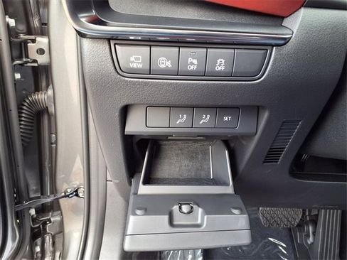 New 2026 MAZDA MAZDA3 Hatchback w/Premium Plus Pkg image 11