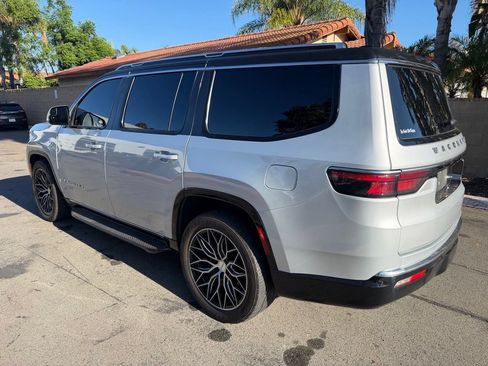 Used 2022 Jeep Wagoneer Series II RWD image 10