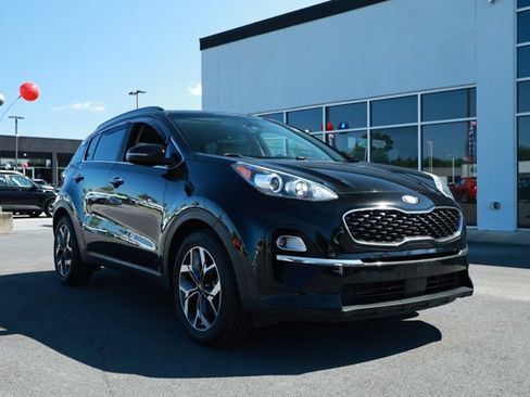 Used 2020 Kia Sportage EX w/ EX Technology Package FWD image 3