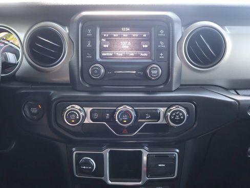 Used 2018 Jeep Wrangler Unlimited Sport AWD/4WD image 33