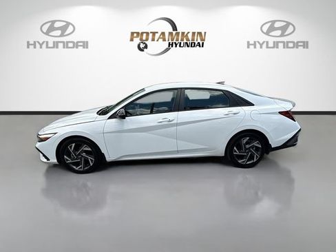 Certified 2025 Hyundai Elantra Sport FWD image 8