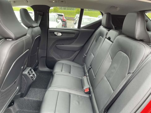 New 2025 Volvo XC40 B5 Ultra w/ Protection Package AWD/4WD image 14