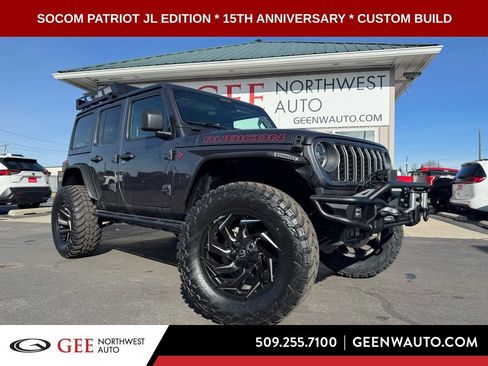 Used 2025 Jeep Wrangler Unlimited Rubicon AWD/4WD image 1