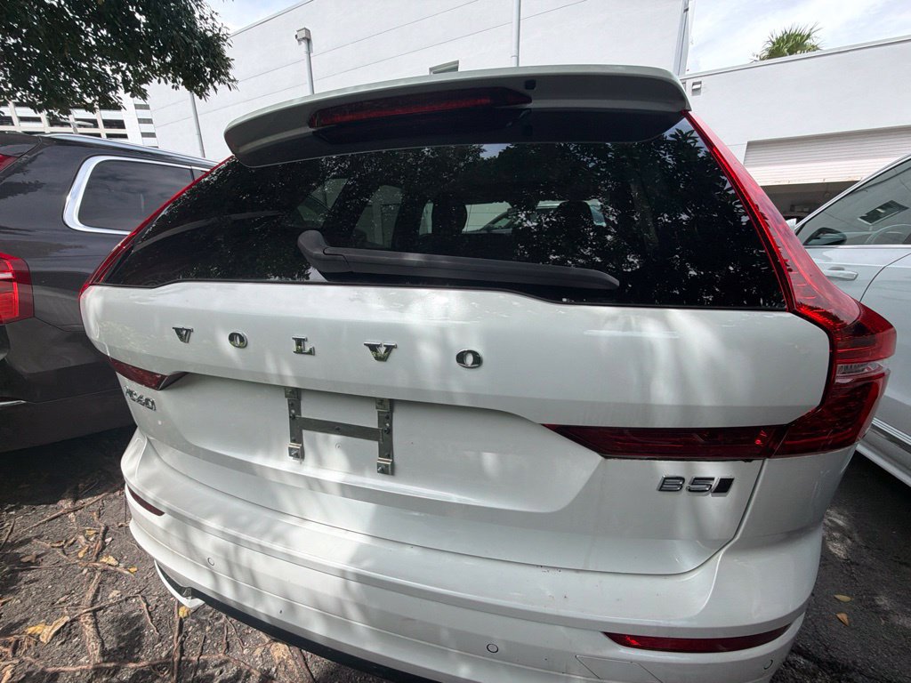 Used 2024 Volvo XC60 B5 Plus AWD/4WD image 16