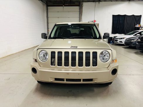 Used 2009 Jeep Patriot Sport FWD image 3