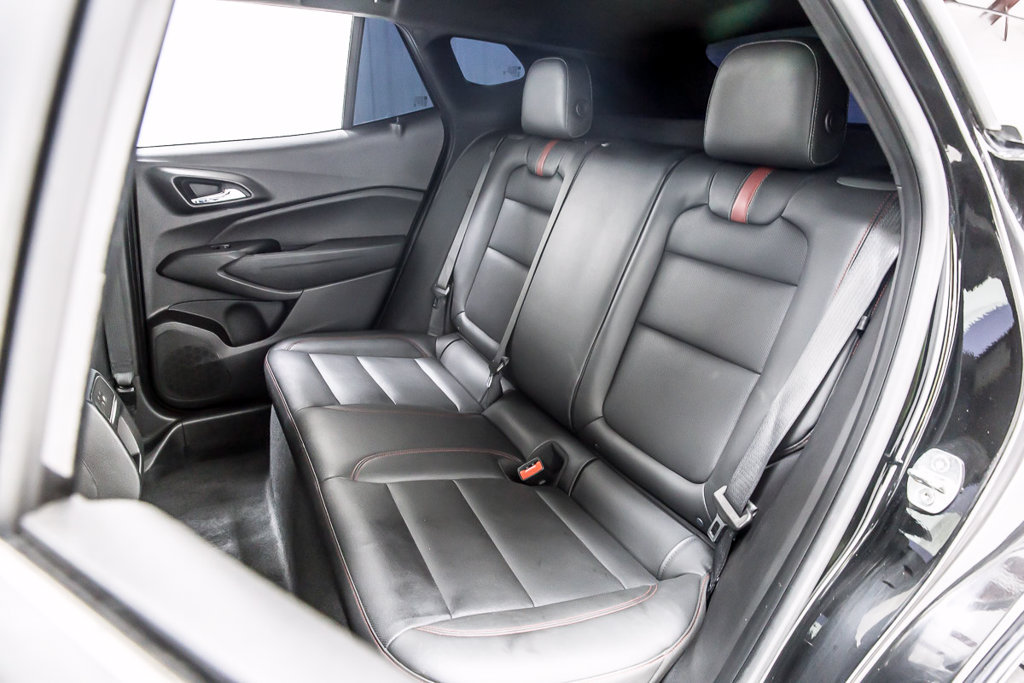 Used 2024 Chevrolet Trax RS w/ Sunroof Package FWD image 32