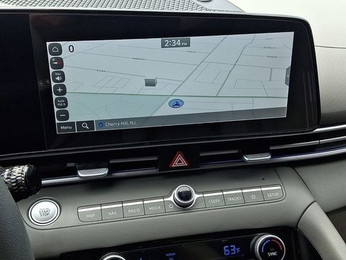 Used 2024 Hyundai Elantra SEL FWD image 19