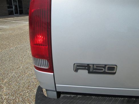 Used 2002 Ford F150 XLT RWD image 23