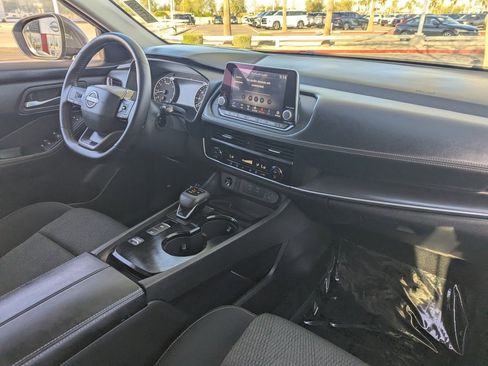 Certified 2025 Nissan Rogue SV image 13