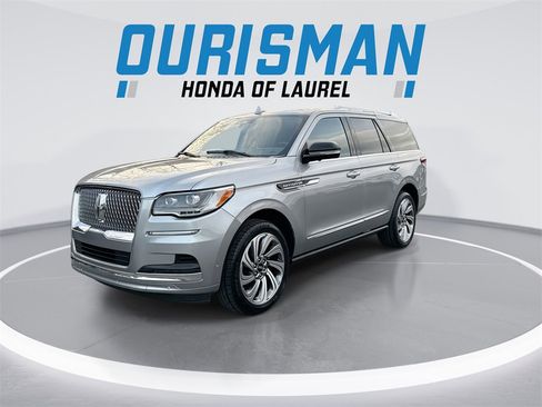 Used 2023 Lincoln Navigator Reserve image 4