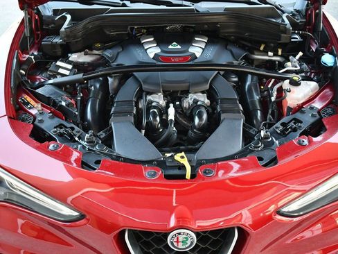 Used 2018 Alfa Romeo Stelvio Quadrifoglio w/ Driver Assist Dynamic Package image 71