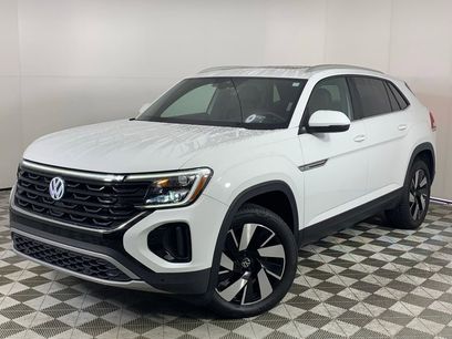 Used 2024 Volkswagen Atlas Cross Sport SE w/ Panoramic Sunroof Package