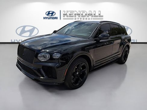 Used 2022 Bentley Bentayga AWD/4WD image 3
