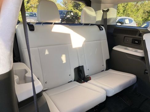 Used 2024 Hyundai Santa Fe Calligraphy image 28