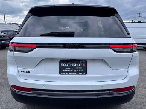 New 2026 Jeep Grand Cherokee Limited w/ Limited Altitude Package AWD/4WD image 6