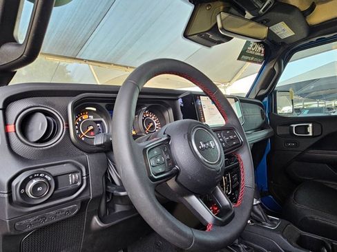 Used 2024 Jeep Wrangler Unlimited Rubicon w/ Capability Package AWD/4WD image 9