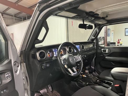 Used 2020 Jeep Wrangler Unlimited Sahara image 6