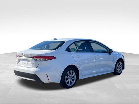 Used 2023 Toyota Corolla LE image 5