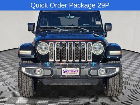 Used 2022 Jeep Wrangler Unlimited Sahara w/ Cold Weather Group AWD/4WD image 2