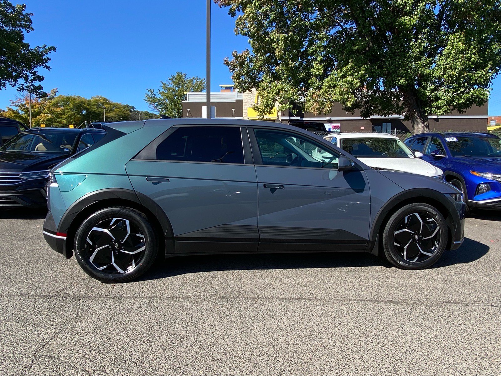Used 2023 Hyundai Ioniq 5 SEL AWD/4WD image 2