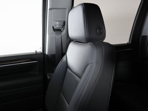 Used 2025 GMC Sierra 2500 SLT w/ SLT Premium Package image 41