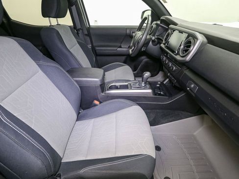 Used 2023 Toyota Tacoma TRD Sport AWD/4WD image 17