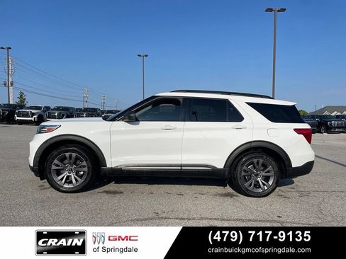 Used 2021 Ford Explorer XLT w/ Equipment Group 202A RWD image 4