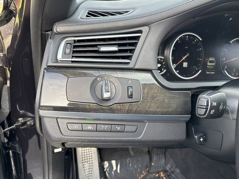 Used 2015 BMW 750i image 44