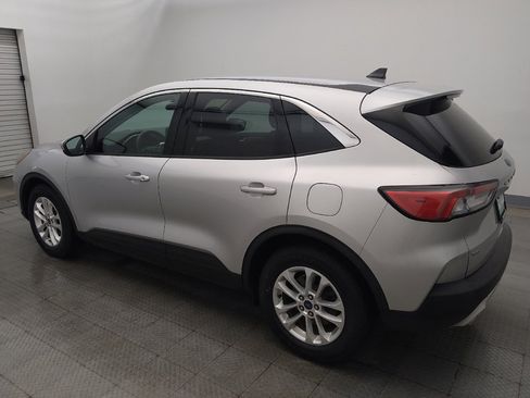 Used 2020 Ford Escape SE FWD image 3