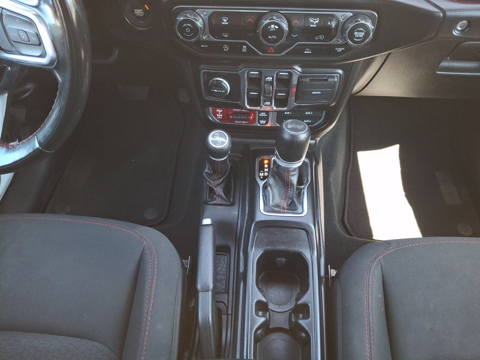 Used 2022 Jeep Wrangler Unlimited Rubicon AWD/4WD image 14