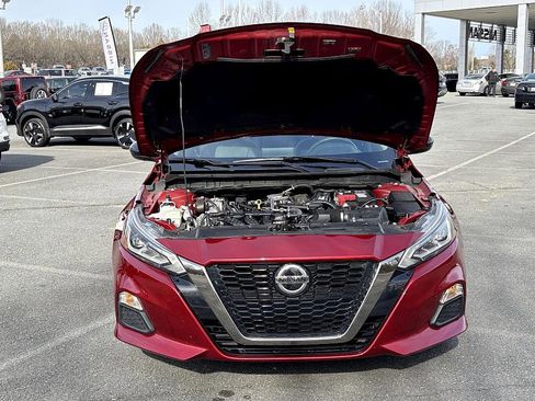 Certified 2022 Nissan Altima 2.5 SR image 9