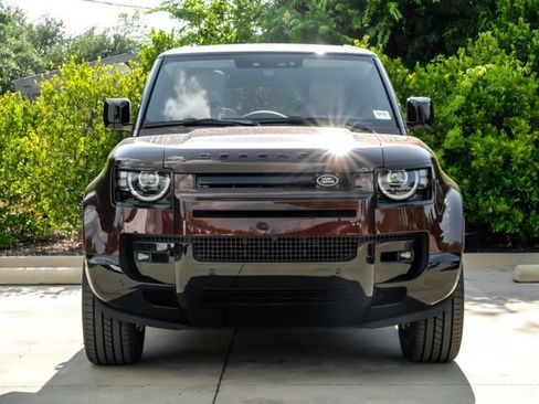 New 2026 Land Rover Defender 130 X-Dynamic SE AWD/4WD image 5