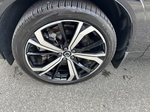 Certified 2024 Volvo XC60 T8 Ultimate w/ Protection Package Premier image 7