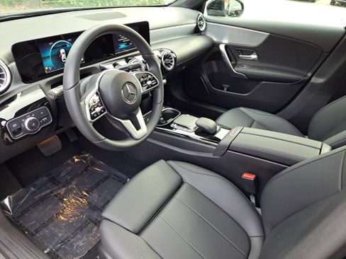 Used 2022 Mercedes-Benz A 220 image 10