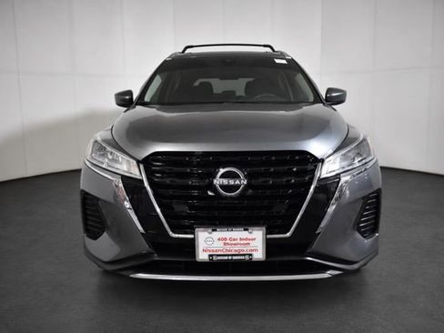 Used 2023 Nissan Kicks SV w/ Exterior Package FWD image 2
