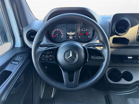 Used 2020 Mercedes-Benz Sprinter 2500 image 12