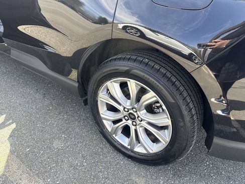 Used 2024 Ford Edge Titanium AWD/4WD image 34