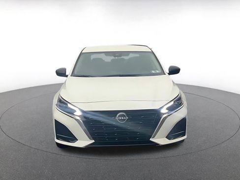 Used 2025 Nissan Altima 2.5 SV image 4